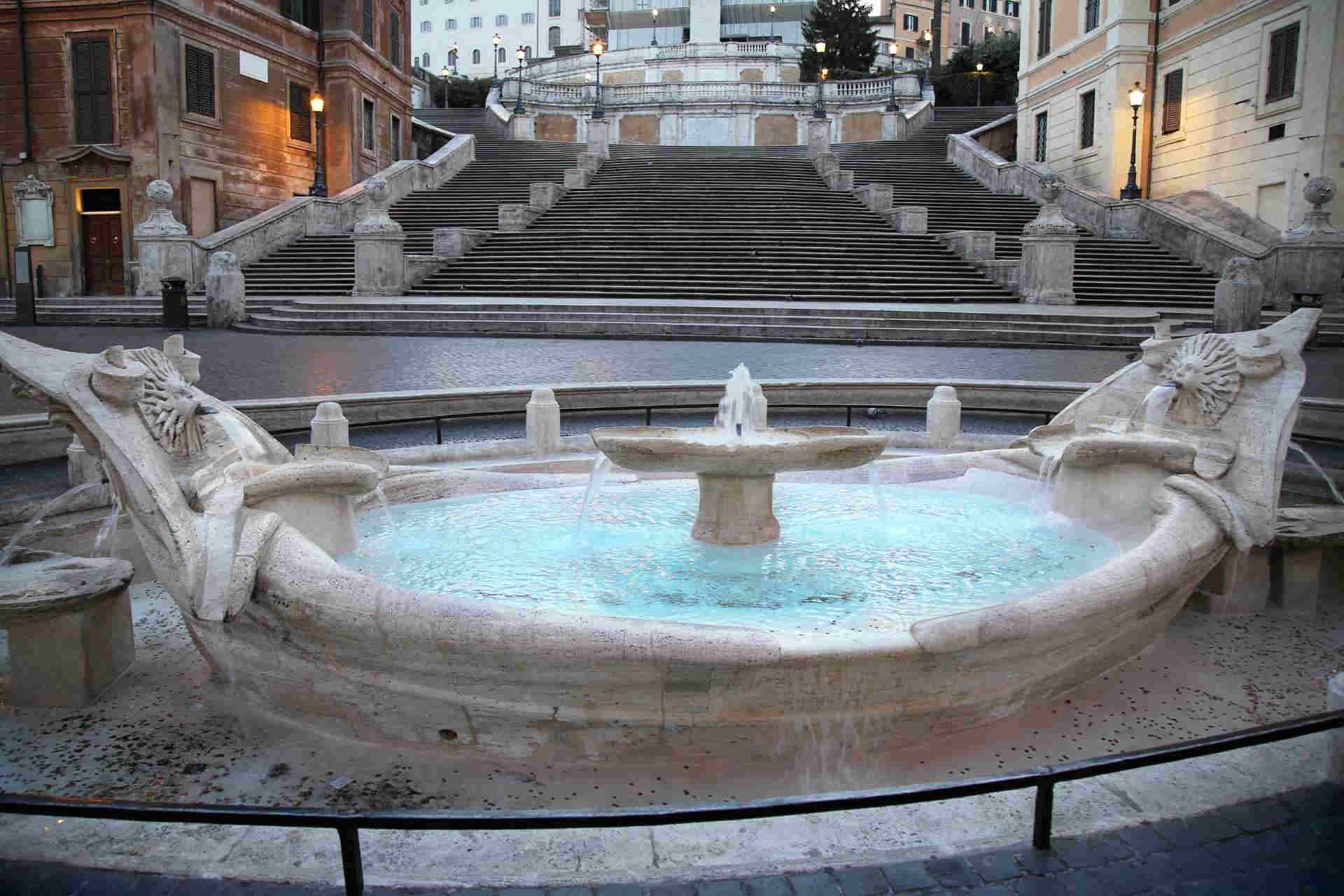 Piazza di Spagna: La Barcaccia