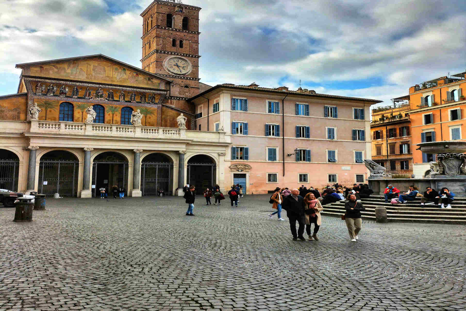 Piazza Santa Maria in Trastevere