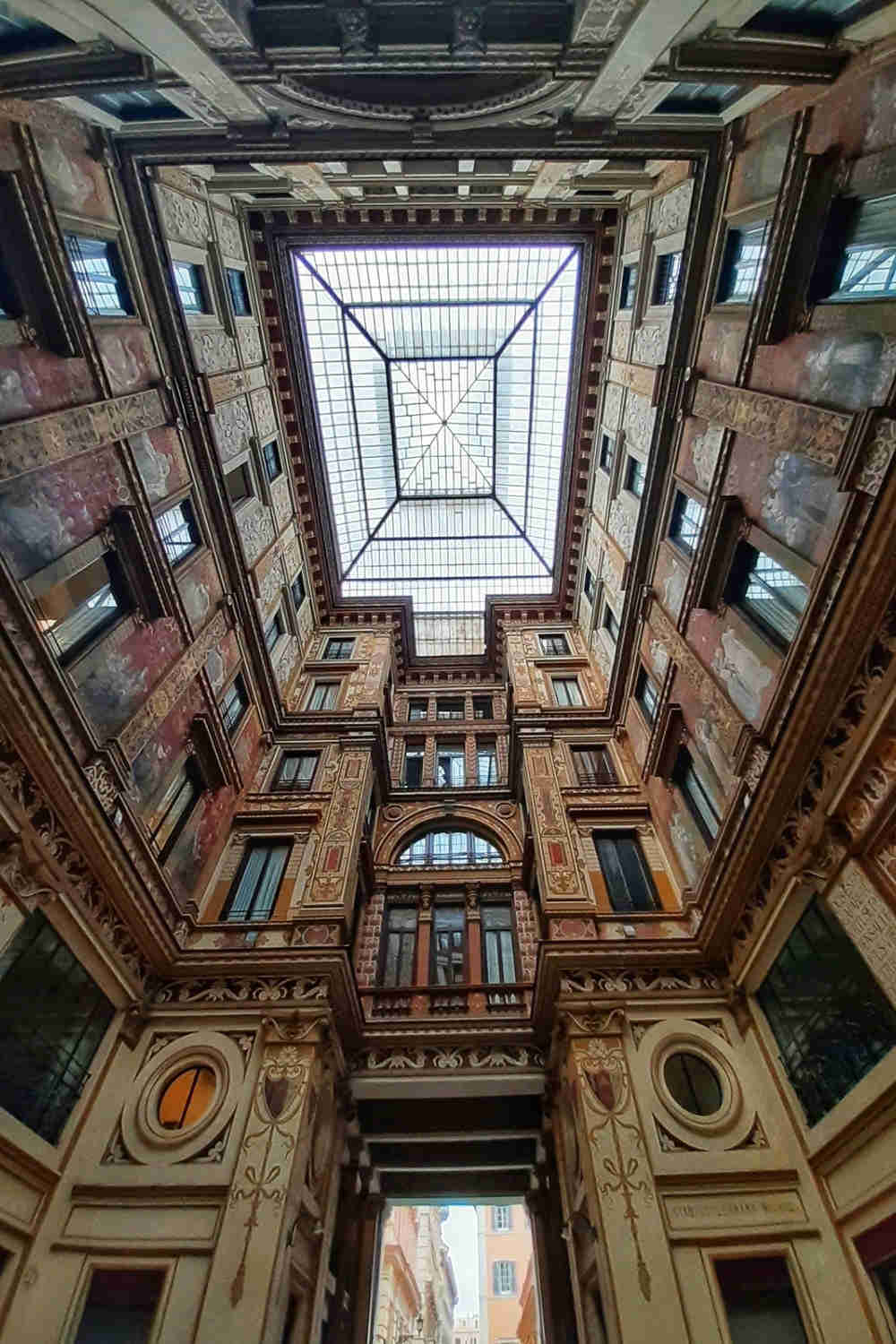 Cosa vedere a Roma di particolare: Galleria Sciarra